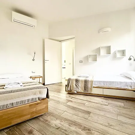 Apartment Pgs Immobiliare Srls Minima Con Vista Mare E Parcheggio Privato La Maddalena