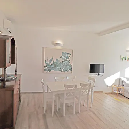 Pgs Immobiliare Srls Minima Con Vista Mare E Parcheggio Privato La Maddalena Apartment La Maddalena (Sassari)