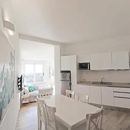 Pgs Immobiliare Srls Minima Con Vista Mare E Parcheggio Privato La Maddalena Apartment