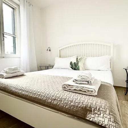 Pgs Immobiliare Srls Minima Con Vista Mare E Parcheggio Privato La Maddalena * La Maddalena (Sassari)